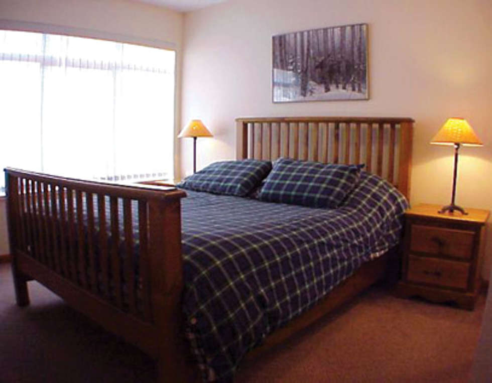 Stoney Creek Condominiums 