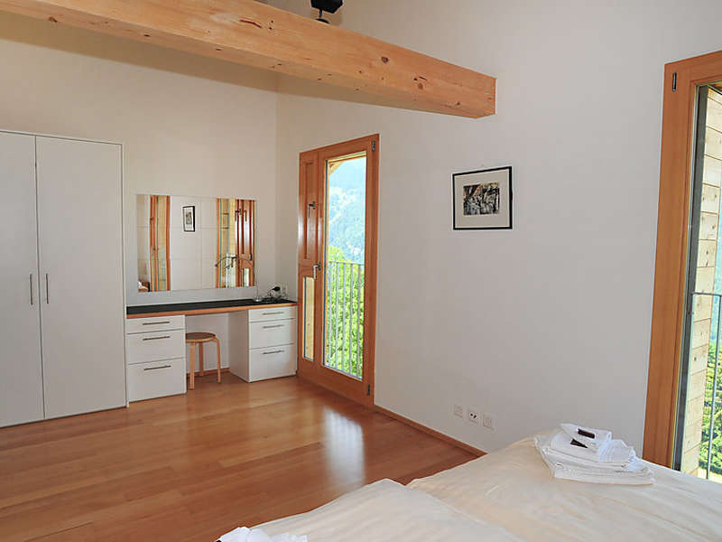Roossi (CH3823.36.2) Picture