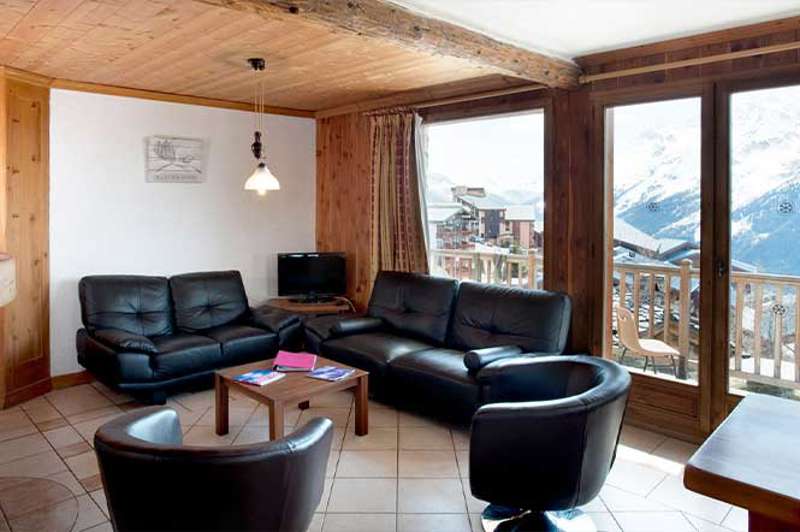 chalet cleopatra living room