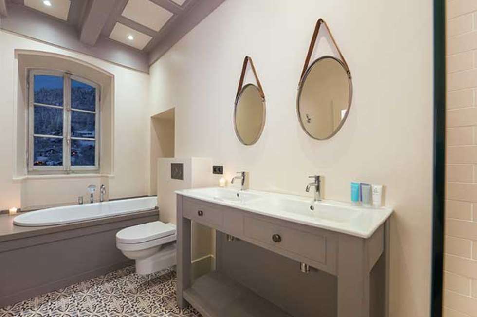 the manoir bathroom 2