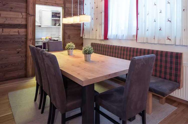 chalet little haus dining area