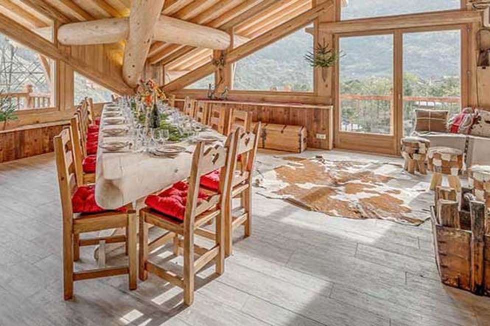the farmhouse dining area