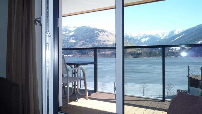 Lake View & Zell City Apartments Picture