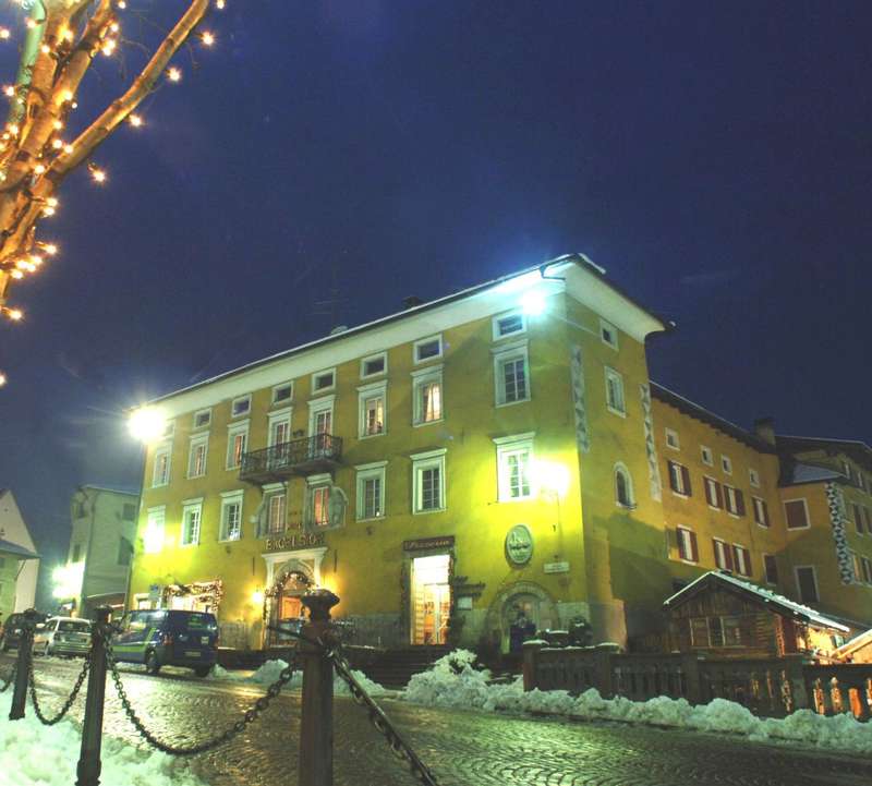 Romantic Hotel Excelsior Picture