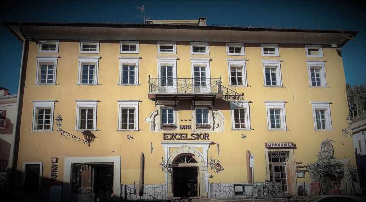 Romantic Hotel Excelsior Picture