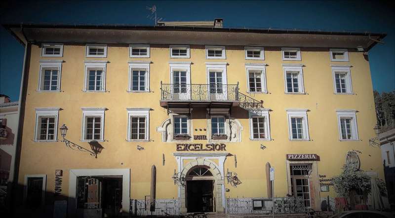 Romantic Hotel Excelsior Picture