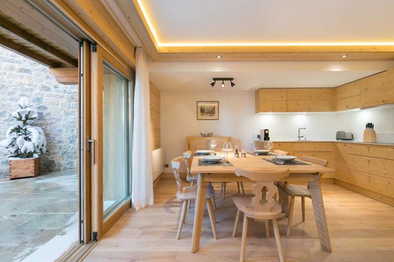 ApartmentGelinotte1_1.jpg