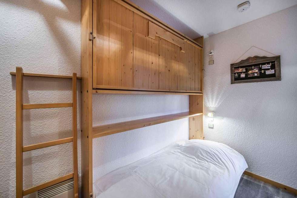 ApartmentChristmasA5_5.jpg
