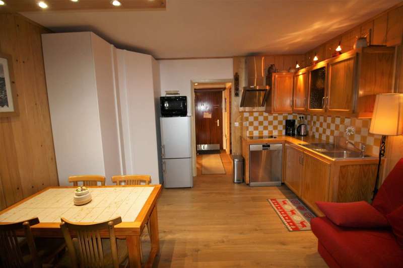 ApartmentBecRouge704_1.jpg