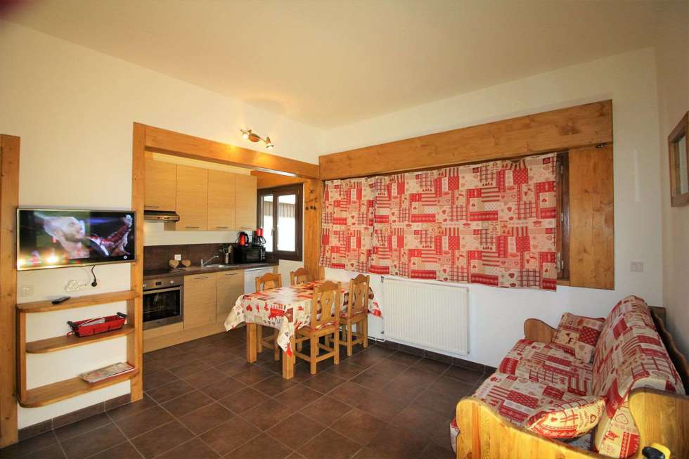 ApartmentChaletDeLaTour_2.jpg