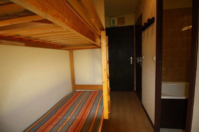 ApartmentHomeClub240_3.jpg