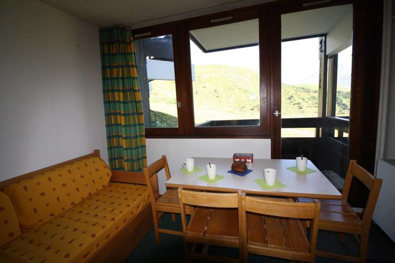 ApartmentHomeClub137_1.jpg