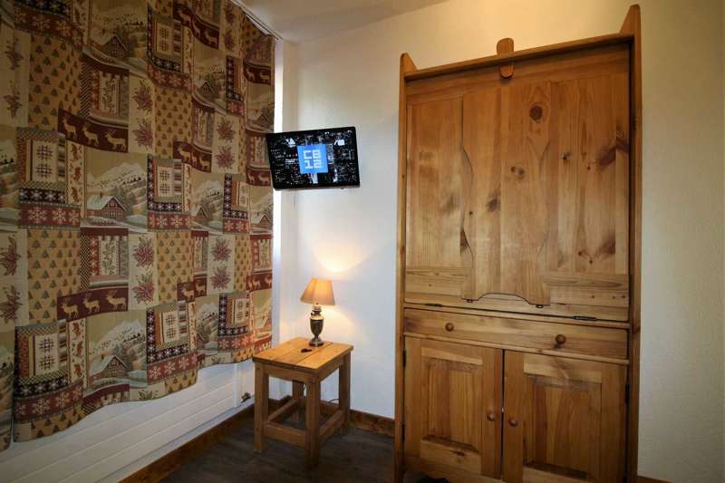 ApartmentPalafour213_3.jpg