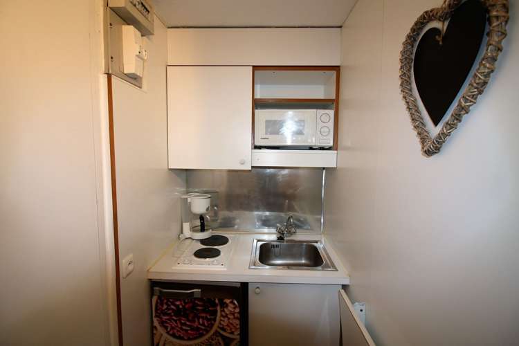 ApartmentPalafour213_6.jpg