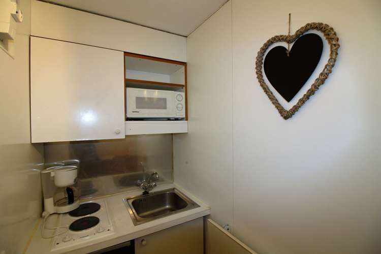 ApartmentPalafour213_7.jpg