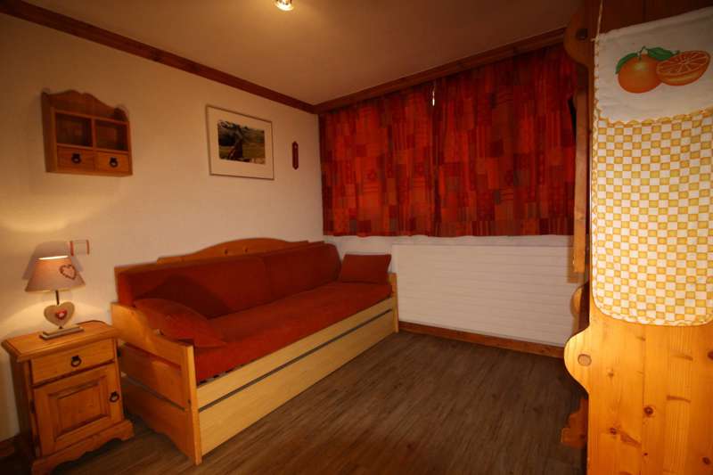 ApartmentPalafour712_1.jpg