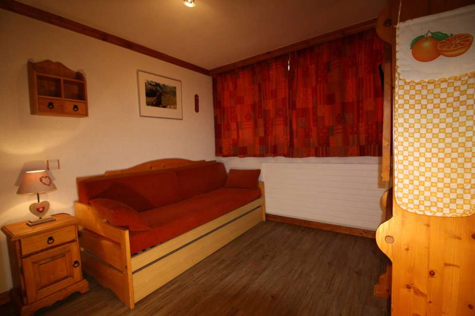 ApartmentPalafour712_1.jpg
