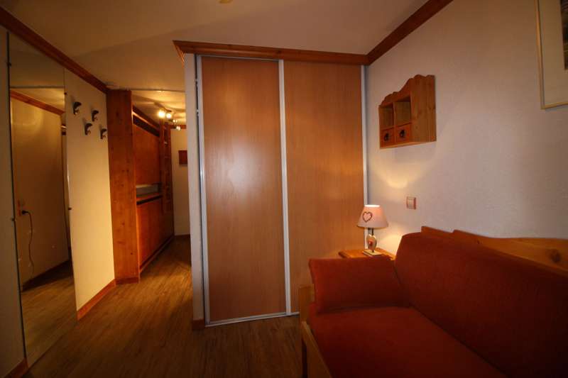ApartmentPalafour712_6.jpg