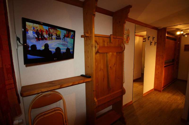 ApartmentPalafour712_7.jpg