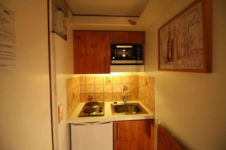 ApartmentPalafour712_8.jpg
