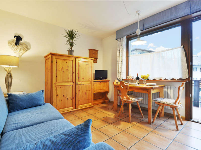 ApartmentCesaManzini1_1.jpg
