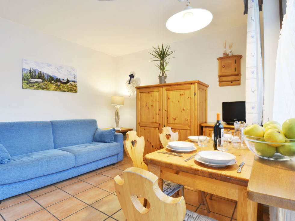 ApartmentCesaManzini1_3.jpg