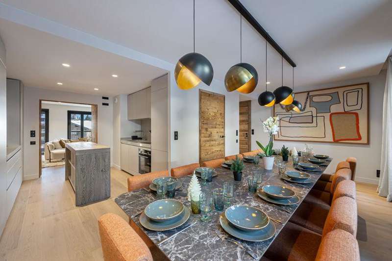 ApartmentAltar_2.jpg