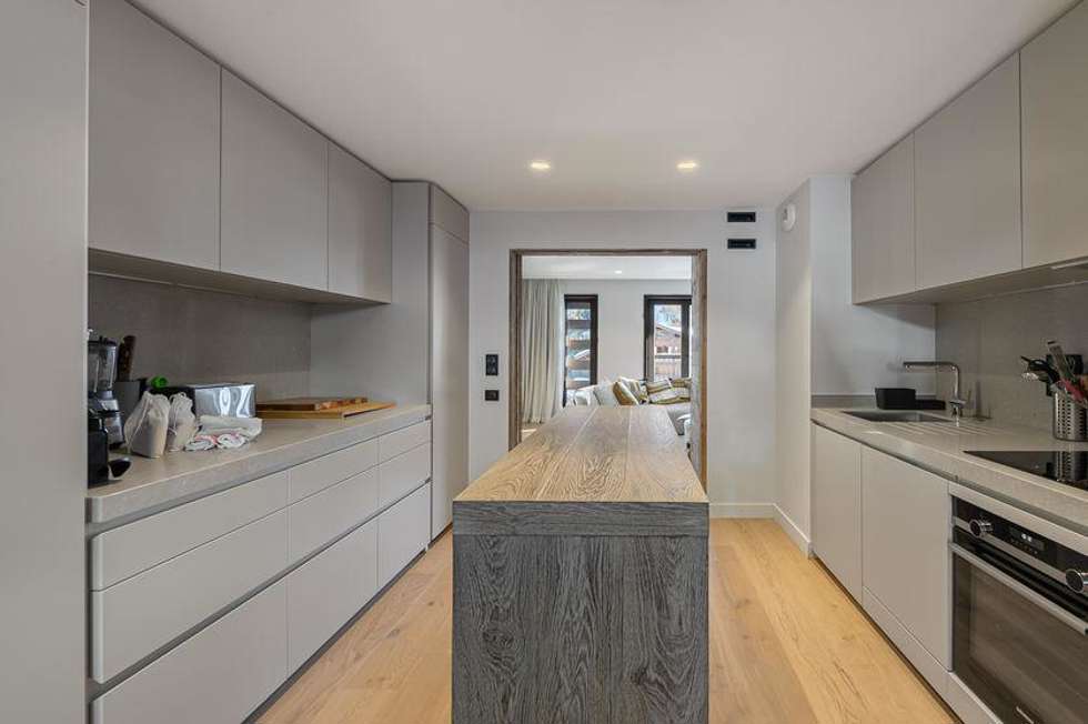 ApartmentAltar_3.jpg