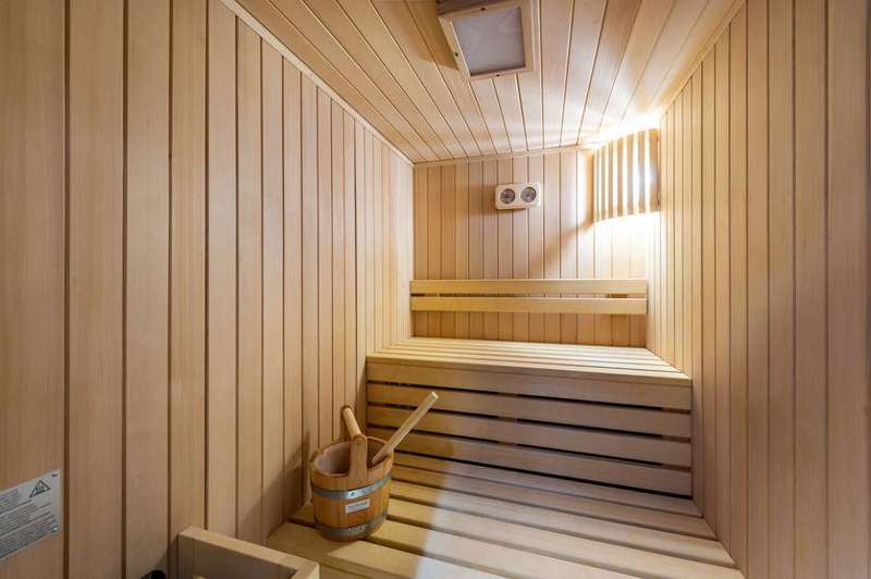 ApartmentAltar_10.jpg