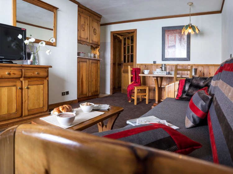 ApartmentVillageMontana213_4.jpg