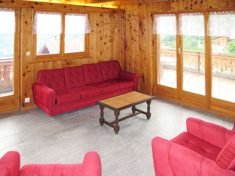 HolidayHouseDeleze300_3.jpg