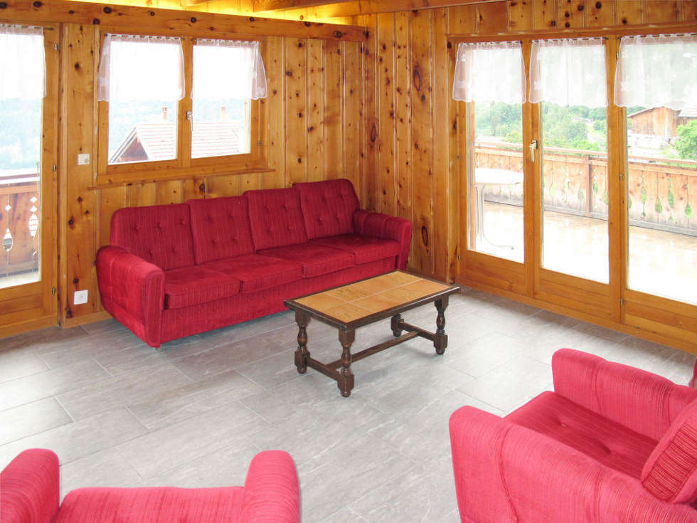 HolidayHouseDeleze300_3.jpg