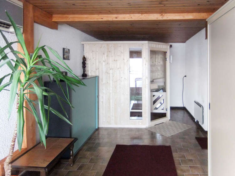 HolidayHouseDeleze300_5.jpg