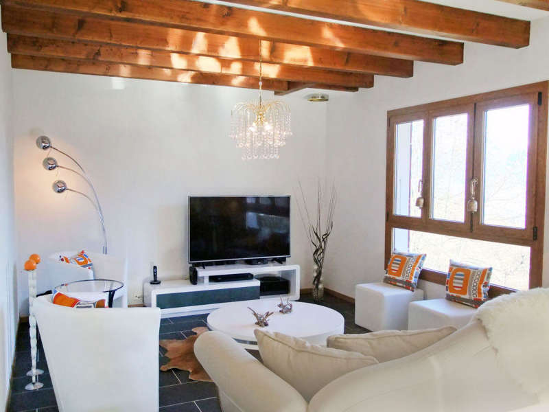 HolidayHouseDemi-Lune_2.jpg