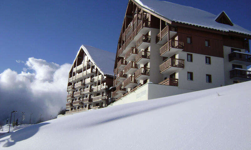 19246117043-2400x1800.jpg